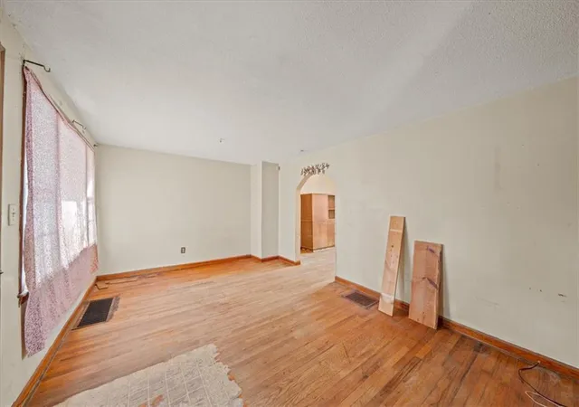 Photo 2 of Single family home for sale at 1914 S 41 Street, Kansas City, KS 66106 | MLS# 2649584 | Listing updated on 2026-10-30