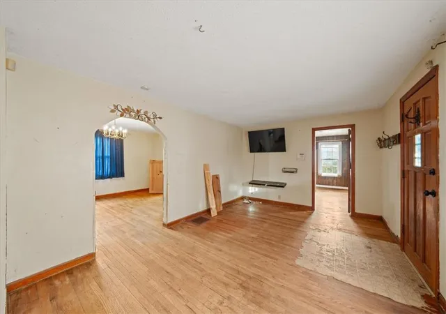 Photo 3 of Single family home for sale at 1914 S 41 Street, Kansas City, KS 66106 | MLS# 2649584 | Listing updated on 2026-10-30