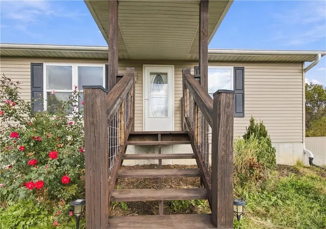 Photo 3 of Single family home for sale at 823 NE 951 Road, Knob Noster, MO 65336 | MLS# 2649598 | Listing updated on 2026-10-30