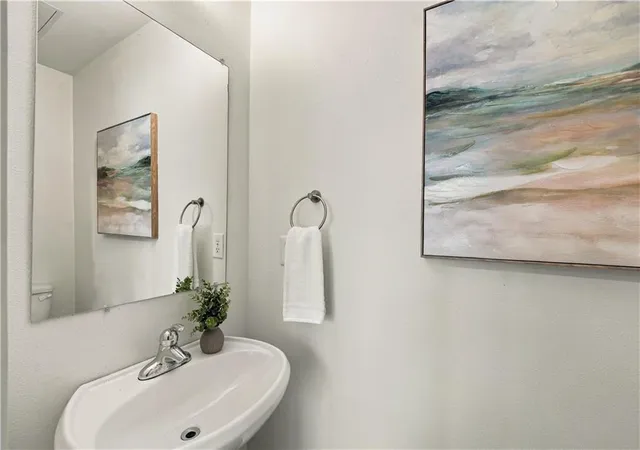 Photo 4 of Condo for sale at 4540 J C Nichols Pkwy, Kansas City, MO 64111 | MLS# 2649604 | Listing updated on 2026-10-30