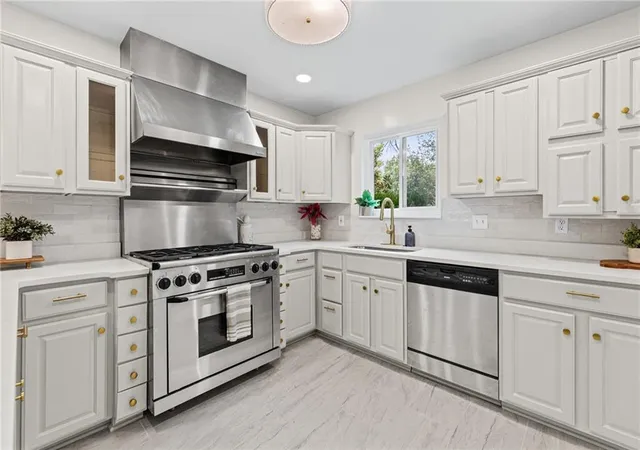 Photo 3 of Single family home for sale at 5300 W 79 Street, Prairie Village, KS 66208 | MLS# 2649606 | Listing updated on 2026-10-30