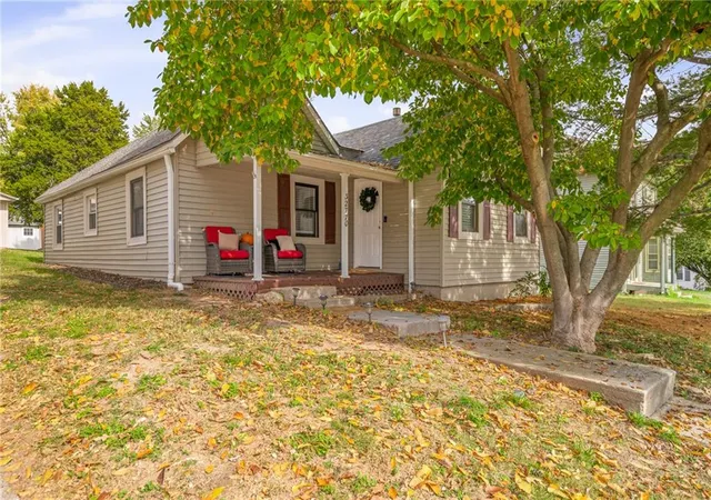 Single family home for sale at 32770 W 83rd Street, De Soto, KS 66018 | MLS# 2649617
