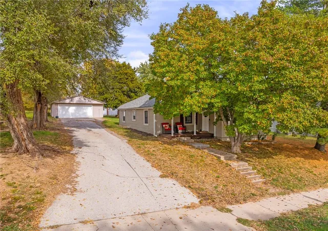 Photo 2 of Single family home for sale at 32770 W 83rd Street, De Soto, KS 66018 | MLS# 2649617 | Listing updated on 2026-10-31