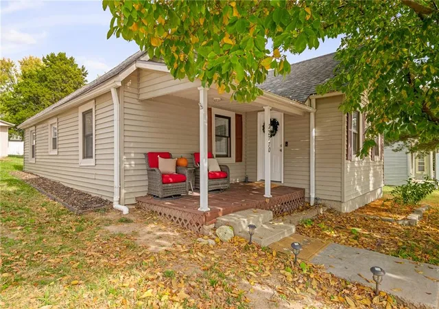 Photo 3 of Single family home for sale at 32770 W 83rd Street, De Soto, KS 66018 | MLS# 2649617 | Listing updated on 2026-10-31