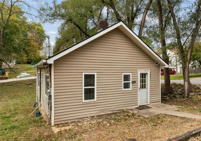 Photo 2 of Single family home for sale at 2801 S 28th Street, Kansas City, KS 66106 | MLS# 2649618 | Listing updated on 2026-10-30