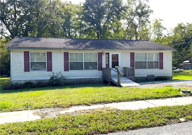 Photo 1 of Single family home for sale at 306 E 2nd Street, Carrollton, MO 64633 | MLS# 2649647 | Listing updated on 2026-10-31