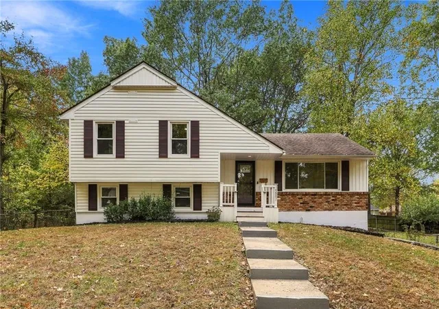 Single family home for sale at 10501 East 82nd St, Raytown, MO 64138 | MLS# 2649673