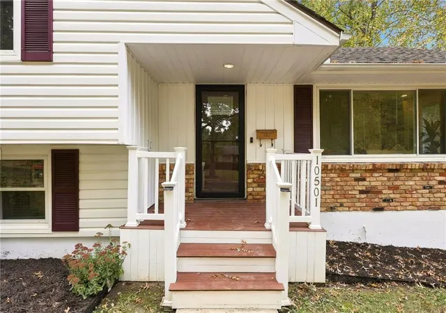 Photo 4 of Single family home for sale at 10501 East 82nd St, Raytown, MO 64138 | MLS# 2649673 | Listing updated on 2026-10-31
