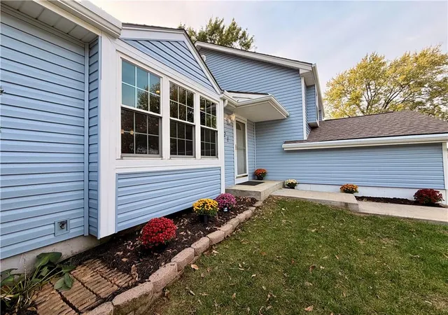 Photo 4 of Single family home for sale at 8421 Northwest 68th St, Kansas City, MO 64152 | MLS# 2649703 | Listing updated on 2026-10-30