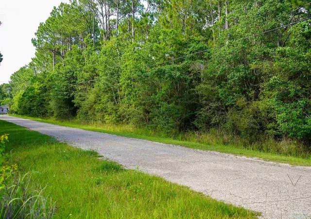 5th image of 968 Clearview St, Milton, FL 32583 | MLS# 665408