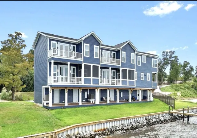 3rd image of 8550 Scenic Hwy #C, Pensacola, FL 32514 | MLS# 679951