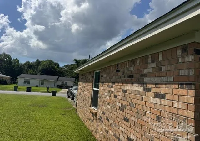 Photo 2 of Single family home for sale at 7070 Coronado Dr, Pensacola, FL 32526 | MLS# 685422 | Listing updated on 2026-09-11