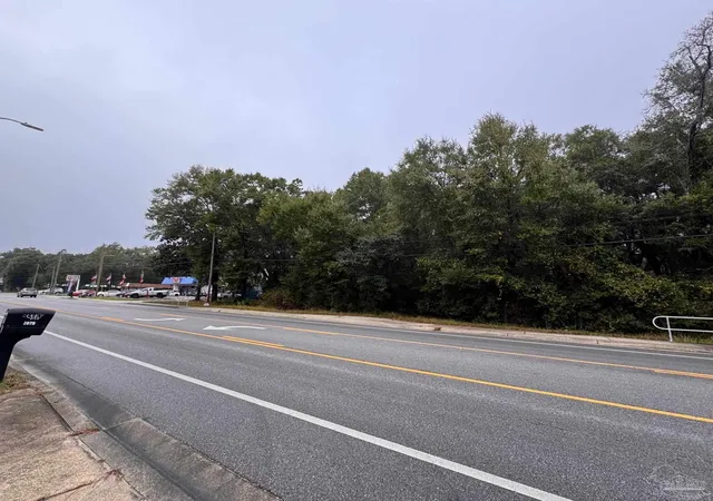 5th image of 2800 E Olive Rd, Pensacola, FL 32514 | MLS# 676185