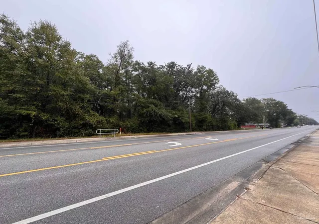 6th image of 2800 E Olive Rd, Pensacola, FL 32514 | MLS# 676185