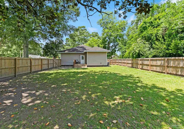 Homes for sale in Atmore, AL | 211 S Presley St, Atmore, AL 36502 | MLS# 682957