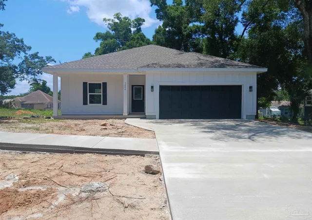 Photo 1 of Sale Pending at 1202 W Lee St, Pensacola, FL 32501 | MLS# 685122 | Listing updated on 2026-09-06