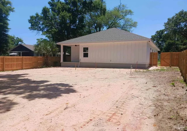 Photo 3 of Sale Pending at 1202 W Lee St, Pensacola, FL 32501 | MLS# 685122 | Listing updated on 2026-09-06