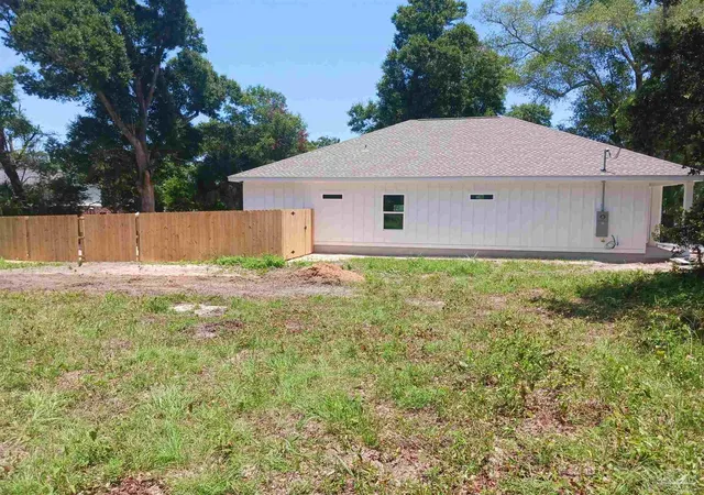 Photo 4 of Sale Pending at 1202 W Lee St, Pensacola, FL 32501 | MLS# 685122 | Listing updated on 2026-09-06