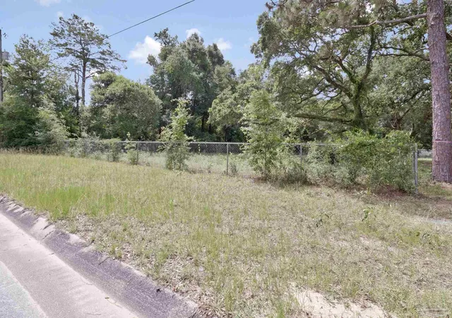 2nd image of 1903 John Caroll Dr, Pensacola, FL 32504 | MLS# 684494