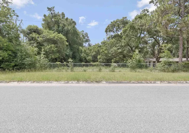 3rd image of 1903 John Caroll Dr, Pensacola, FL 32504 | MLS# 684494