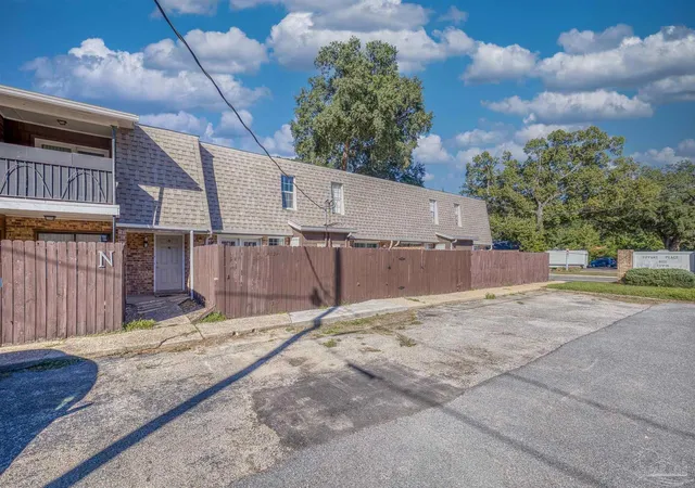 2nd image of 8101 Tippin Ave, Pensacola, FL 32514