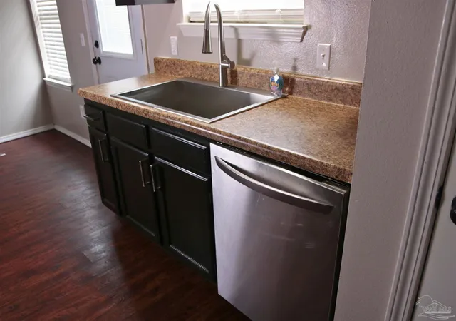 5th image of 424 Shadow Way Ln, Pensacola, FL 32506 | MLS# 679257