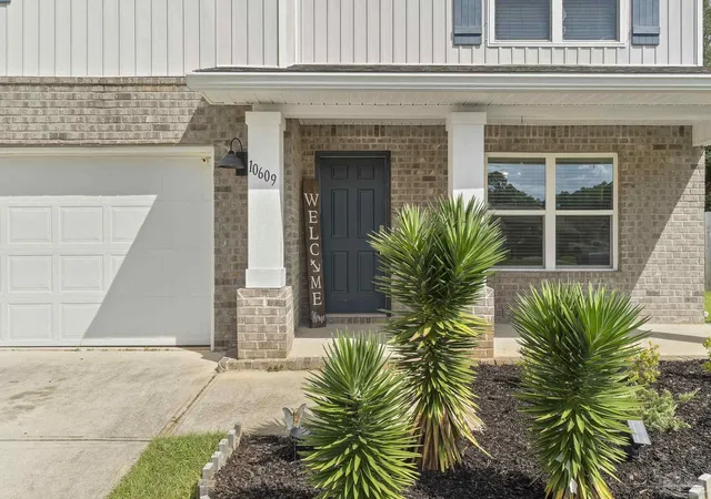 3rd image of 10609 Queens Gate Cir, Pensacola, FL 32506 | MLS# 682526