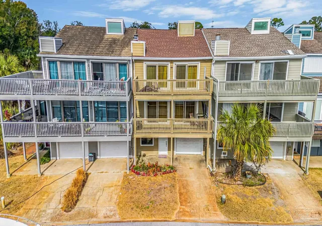3rd image of 612 S 1St St #20, Pensacola, FL 32507 | MLS# 677847