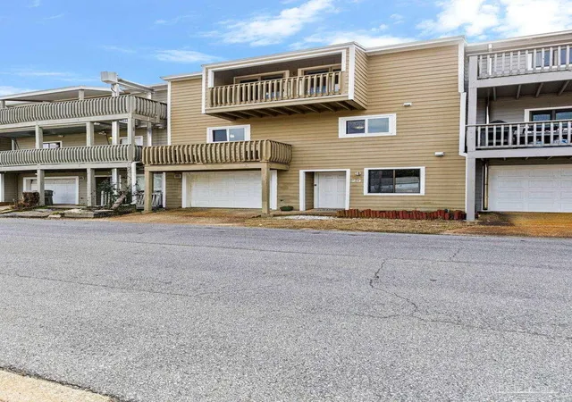 4th image of 612 S 1St St #20, Pensacola, FL 32507 | MLS# 677847