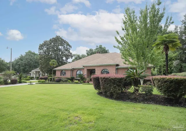 Photo 3 of Single family home for sale at 8632 Rosemont Dr, Pensacola, FL 32514 | MLS# 685015 | Listing updated on 2026-09-17