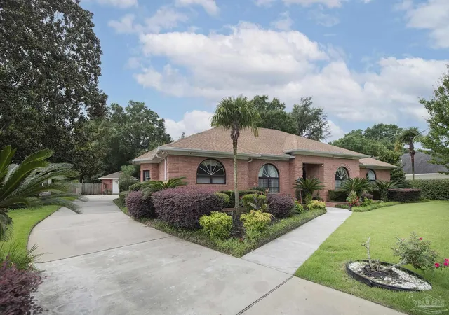 Photo 4 of Single family home for sale at 8632 Rosemont Dr, Pensacola, FL 32514 | MLS# 685015 | Listing updated on 2026-09-17