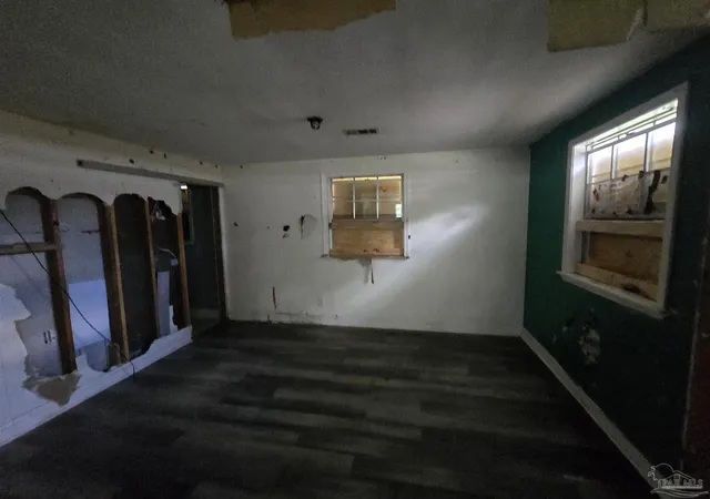 Photo 11 of Sale Pending at 6606 Flagler Dr, Pensacola, FL 32503 | MLS# 685821 | Listing updated on 2026-10-01