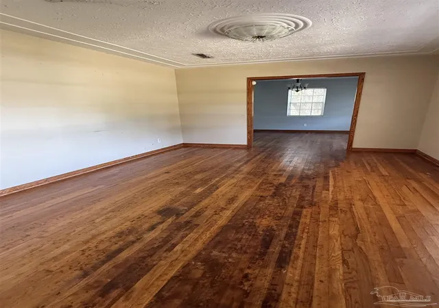 Photo 2 of Single family home for sale at 6107 Confederate Dr, Pensacola, FL 32503 | MLS# 683151 | Listing updated on 2026-09-01