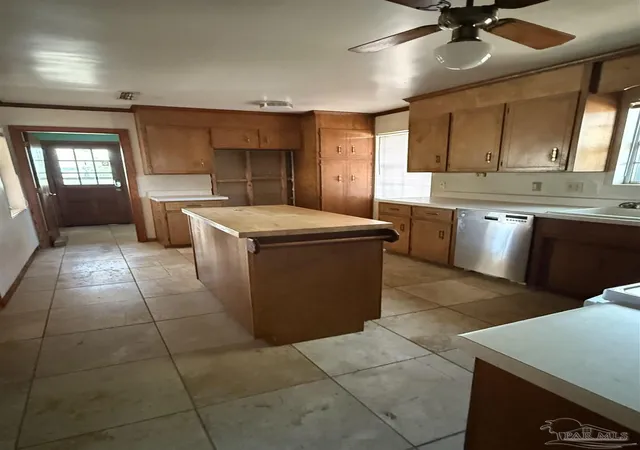 Photo 3 of Single family home for sale at 6107 Confederate Dr, Pensacola, FL 32503 | MLS# 683151 | Listing updated on 2026-09-01