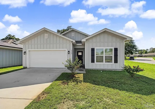 Photo 1 of Single family home for sale at 6562 Paso Fino Dr, Pensacola, FL 32526 | MLS# 685026 | Listing updated on 2026-09-10