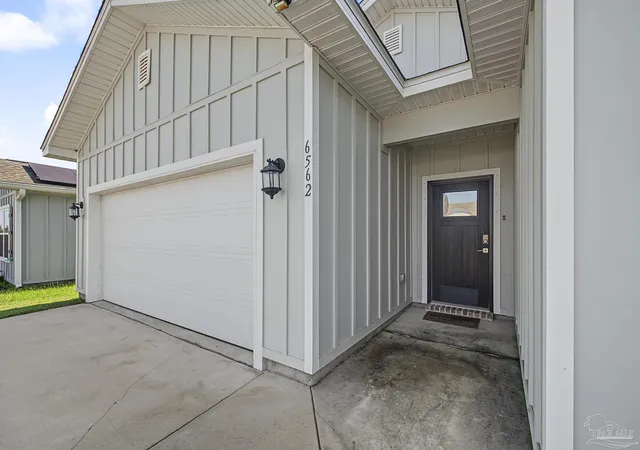 Photo 4 of Single family home for sale at 6562 Paso Fino Dr, Pensacola, FL 32526 | MLS# 685026 | Listing updated on 2026-09-10