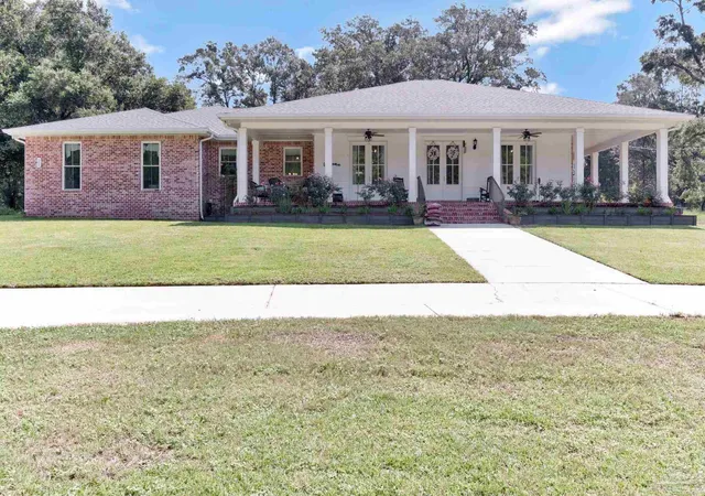 Photo 3 of Single family home for sale at 500 Petty Dr, Cantonment, FL 32533 | MLS# 685395 | Listing updated on 2026-09-14