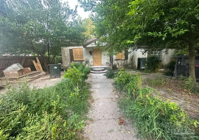 1st image of 1711 W Lakeview Ave, Pensacola, FL 32501 | MLS# 684509