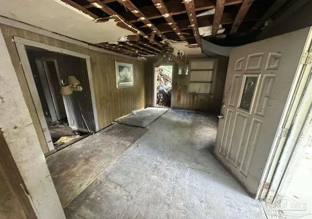 2nd image of 1711 W Lakeview Ave, Pensacola, FL 32501 | MLS# 684509