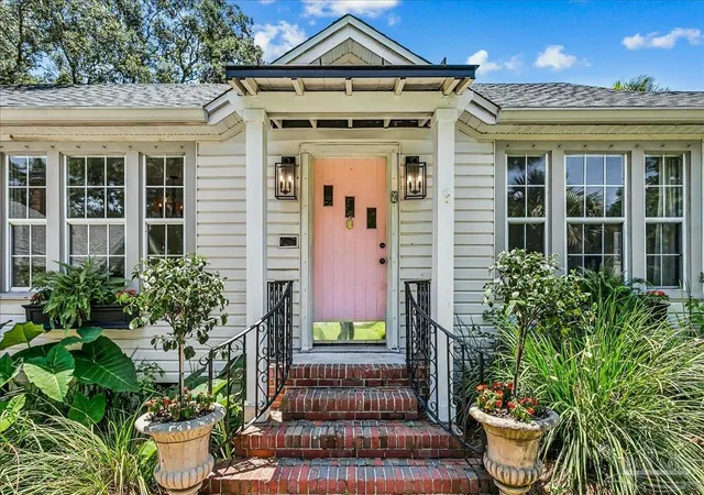 2nd image of 9 E Strong St, Pensacola, FL 32501 | MLS# 684365