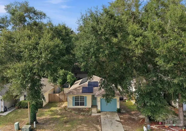 Photo 2 of Single family home for sale at 1183 Simpson St, Pensacola, FL 32526 | MLS# 688112 | Listing updated on 2026-08-27
