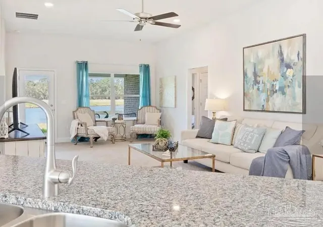 5th image of 5290 Hidden Pines Cir, Milton, FL 32583 | MLS# 681628