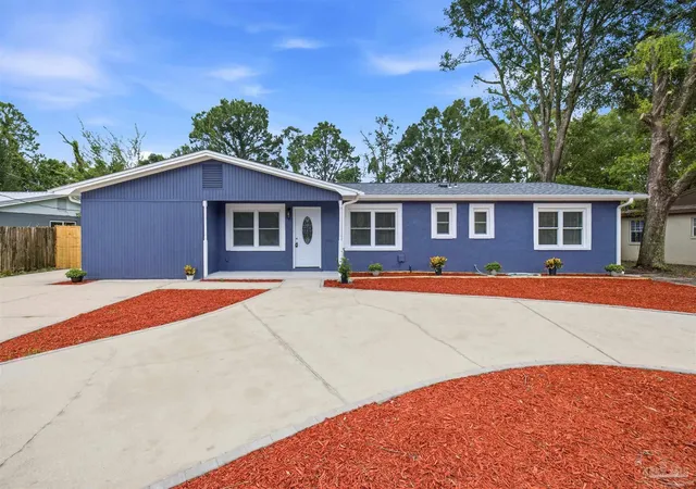 Photo 2 of Single family home for sale at 742 Mayflower Ave, Ft Walton Beach, FL 32547 | MLS# 688266 | Listing updated on 2026-08-29