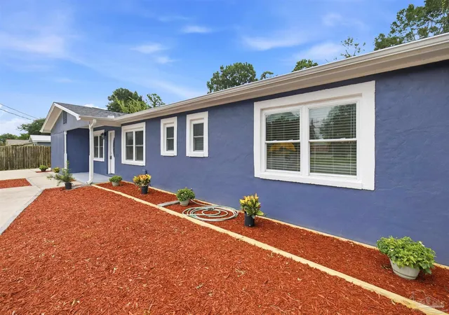Photo 5 of Single family home for sale at 742 Mayflower Ave, Ft Walton Beach, FL 32547 | MLS# 688266 | Listing updated on 2026-08-29