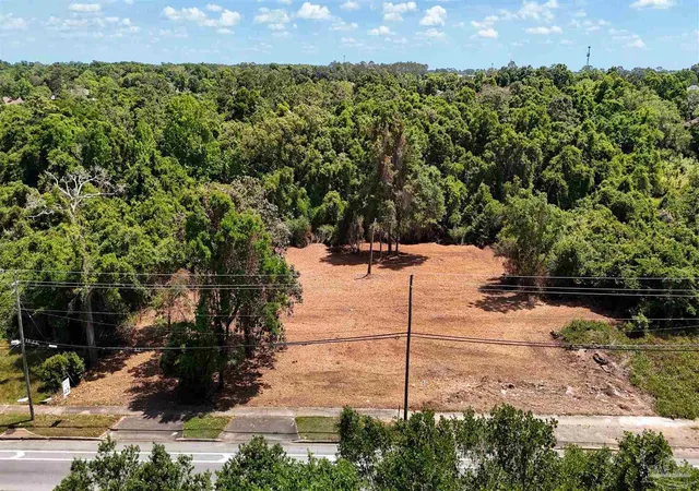 2nd image of 9820 N Davis Hwy, Pensacola, FL 32514 | MLS# 682138