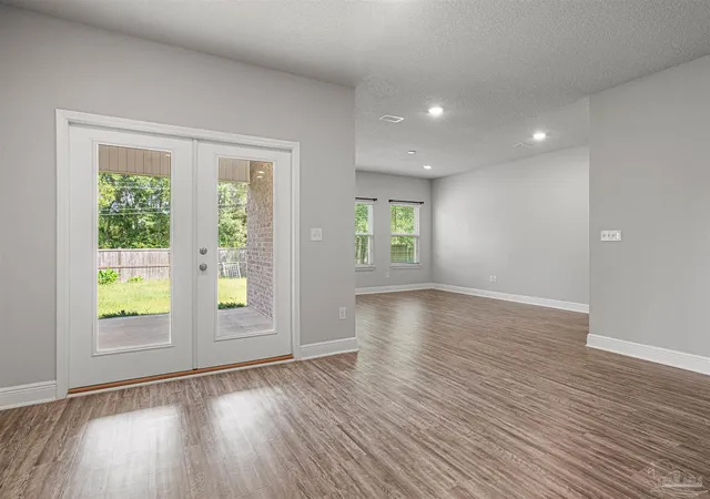 Photo 4 of Single family home for sale at 7588 Burnside Loop, Pensacola, FL 32526 | MLS# 687982 | Listing updated on 2026-09-25