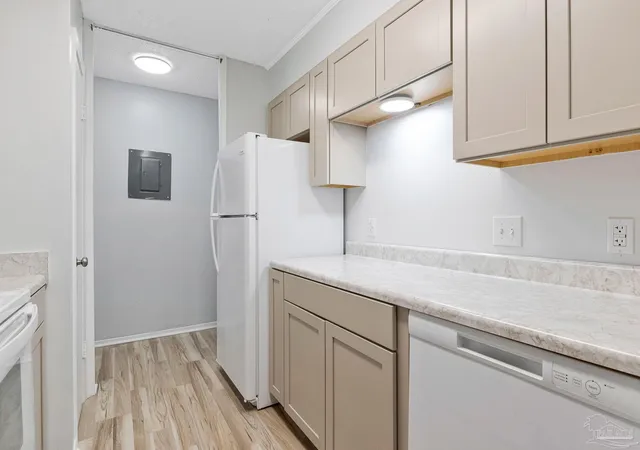 Photo 4 of Sale Pending at 2303 Michigan, Pensacola, FL 32526 | MLS# 682782 | Listing updated on 2026-08-27