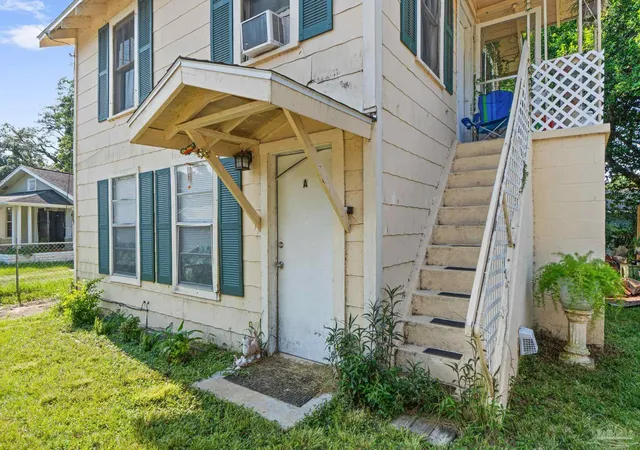 3rd image of 4210 Gaffney St #A/B, Pensacola, FL 32505 | MLS# 685642