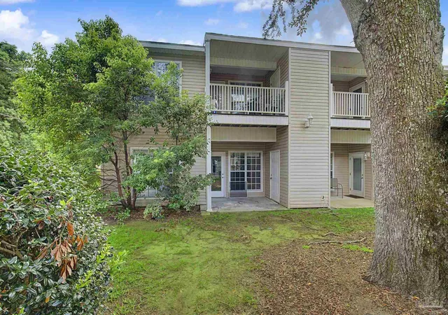 Listing Photo 2 - Condo for sale in building located at 7101 Joy St, Pensacola, FL 32504 - Unit #K8