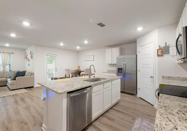 Photo 4 of Single family home for sale at 6328 Burrow Ln, Pensacola, FL 32526 | MLS# 682913 | Listing updated on 2026-10-11